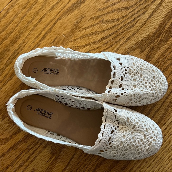 ARDENE size 7, white lace/crochet slip-on shoes - Picture 2 of 4